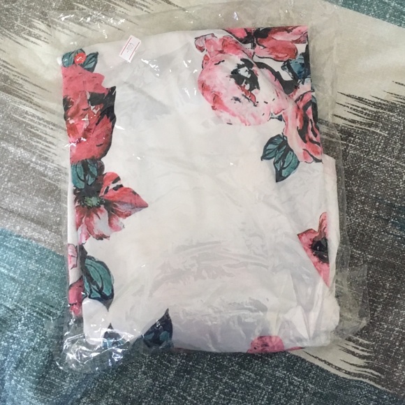 Floral Maxi in White - Picture 3 of 3